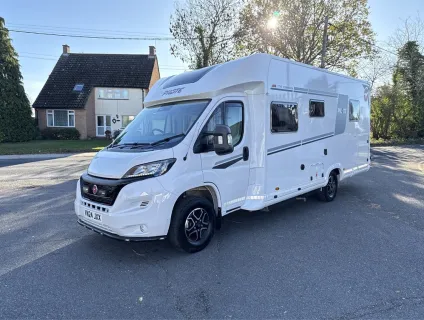 Pilote  P746 FC Expression 2024