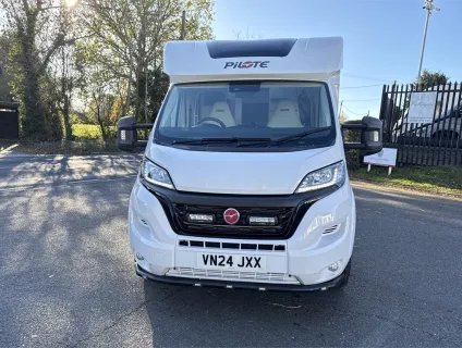 Pilote  P746 FC Expression 2024