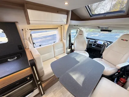 Pilote  P746 FC Expression 2024