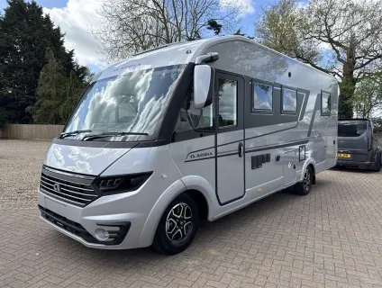 Adria  SONIC SUPREME 700 DC 
