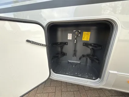 Adria  SONIC SUPREME 700 DC 