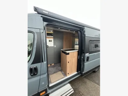 Pilote  Van Premium V630LG 