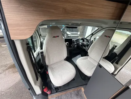 Pilote  Van Premium V630LG 