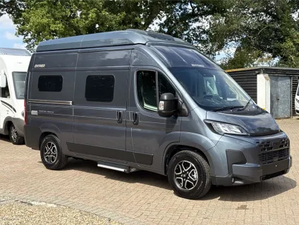 Hymer  Campervan Ayers Rock 