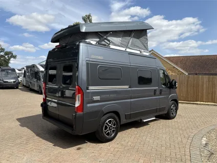Hymer  Campervan Ayers Rock 