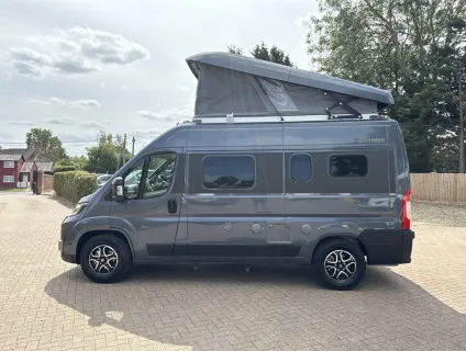 Hymer  Campervan Ayers Rock 