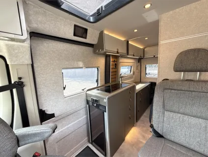 Hymer  Campervan Ayers Rock 