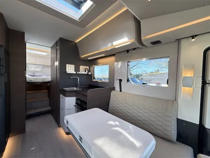 Adria  SONIC SUPREME 700 DL 