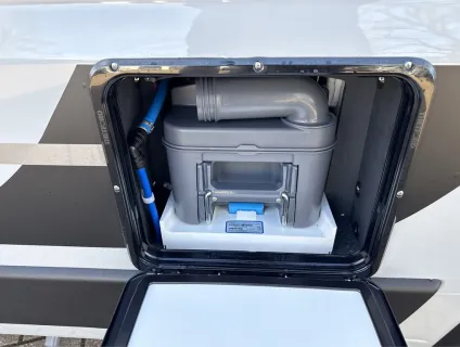 Adria  TWIN SUPREME 640 SLB 