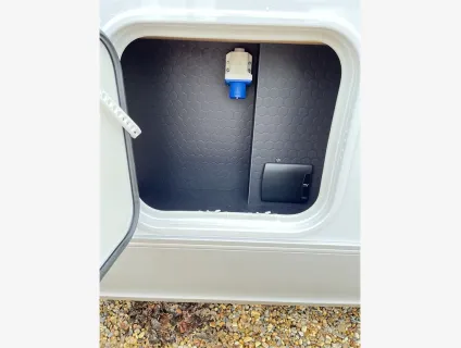 Adria  MATRIX PLUS 600 DT 