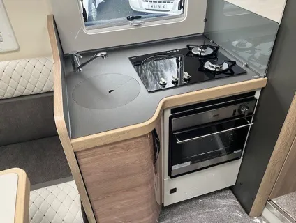 MOBILVETTA  K-YACHT T-LINE 86/2 2025-09-22