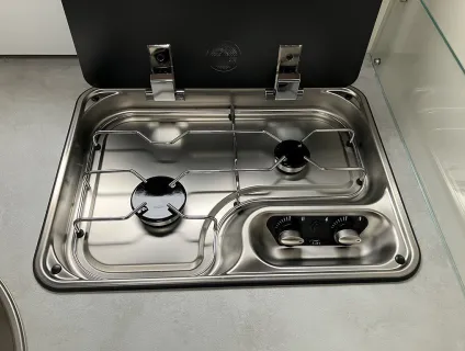 ELNAGH  BARON 560 