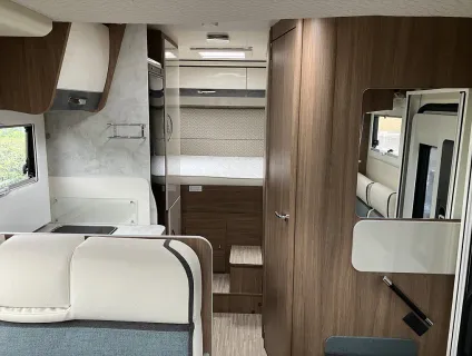 ELNAGH  BARON 560 