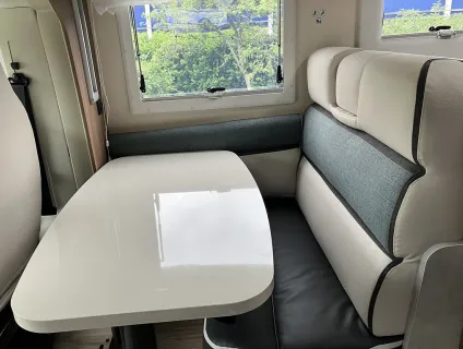 ELNAGH  BARON 560 