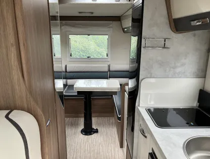 ELNAGH  BARON 530 