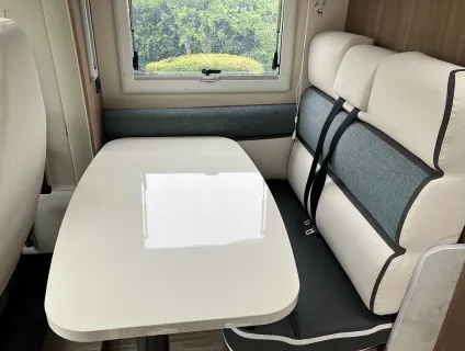 ELNAGH  BARON 530 