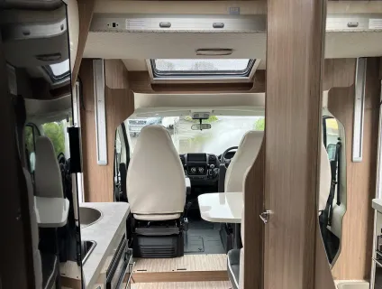 ELNAGH  BARON 530 