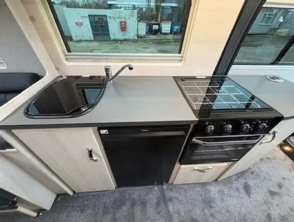 AUTO SLEEPERS  ACTIVE FL635 P 
