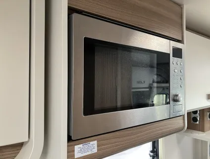SWIFT  ESCAPE COMPACT 206 2019-08-14