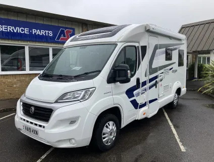 SWIFT  ESCAPE COMPACT 206 2019-08-14
