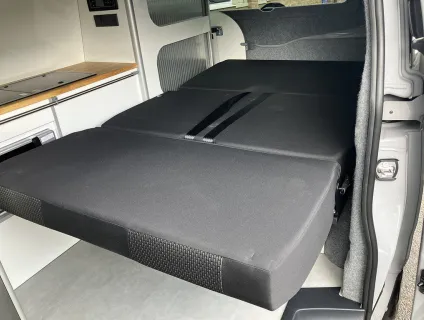 VOLKSWAGEN  T7 REBELLION 2025-06-09