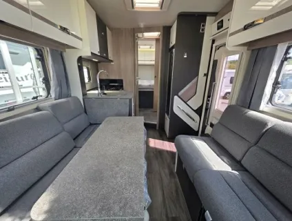 Swift  Voyager 594 2026