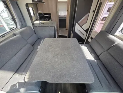 Swift  Voyager 594 2026