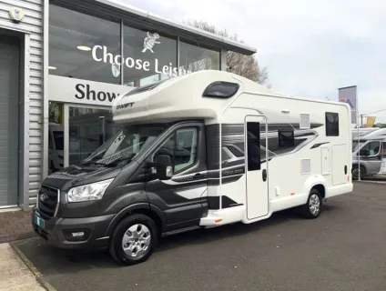 Swift  Voyager 485 2026