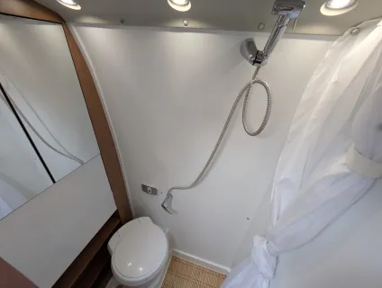 Auto-Trail V-Line 635 SE  - Manual 2018