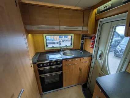 Auto-Trail Tracker EKS Lo-Line - Manual 2011