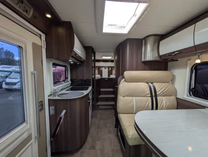 Burstner Nexxo T690 G - Manual 2014