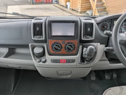 Auto-Trail Tracker EKS Lo-Line - Manual 2011
