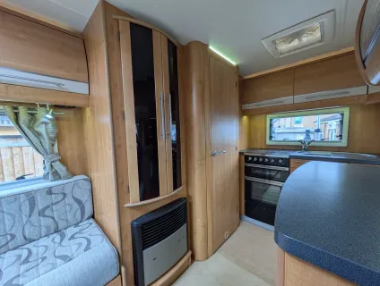 Auto-Trail Tracker EKS Lo-Line - Manual 2011