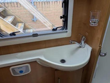 Auto-Trail Tracker EKS Lo-Line - Manual 2011