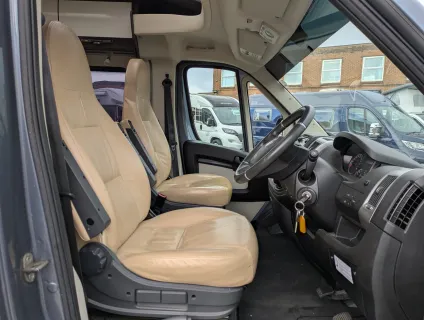 Burstner Nexxo T690 G - Manual 2014