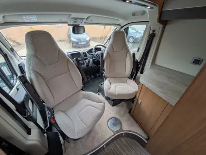 Auto-Trail V-Line 635 SE  - Manual 2018