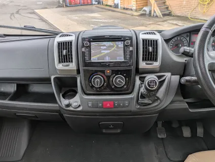 Burstner Nexxo T690 G - Manual 2014