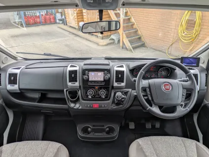 Adria Coral 670 DK - Manual 2020