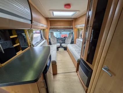 Auto-Trail Tracker EKS Lo-Line - Manual 2011