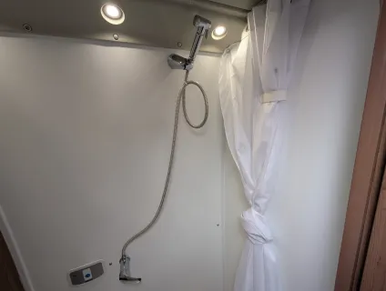 Auto-Trail V-Line 635 SE  - Manual 2018