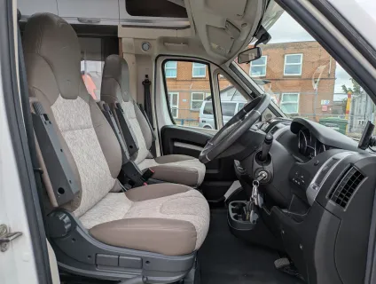Adria Coral 670 DK - Manual 2020