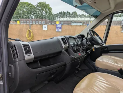 Burstner Nexxo T690 G - Manual 2014