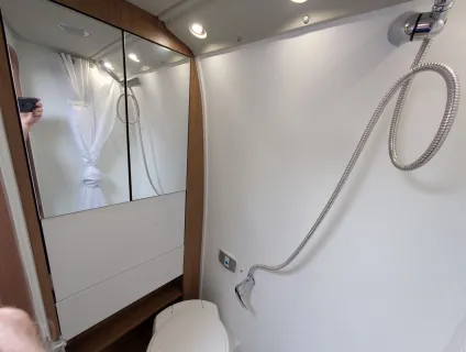 Auto-Trail V-Line 635 SE  - Manual 2018