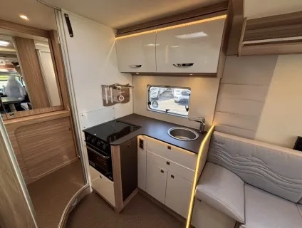 Burstner Delphin 684G 2021