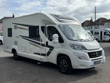 Swift Escape 694 2020