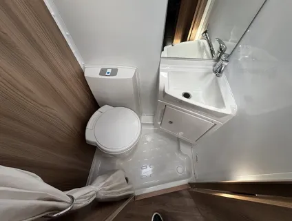 Swift Escape 694 2020
