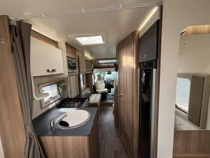 Swift Escape 694 2020