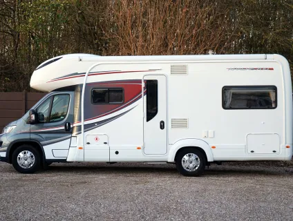 Auto-Trail Apache 700  2018