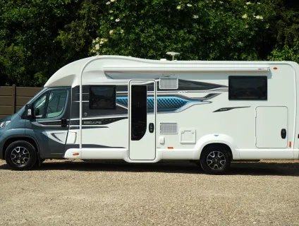 Swift Escape 694  2024