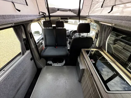 Volkswagen T6 Highline Funky Dubz  2018